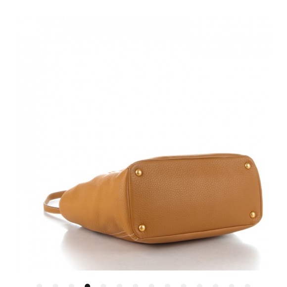 Authentic Prada Vitello Daino Side Pocket Tote in Caramel with long strap - Picture 4 of 16